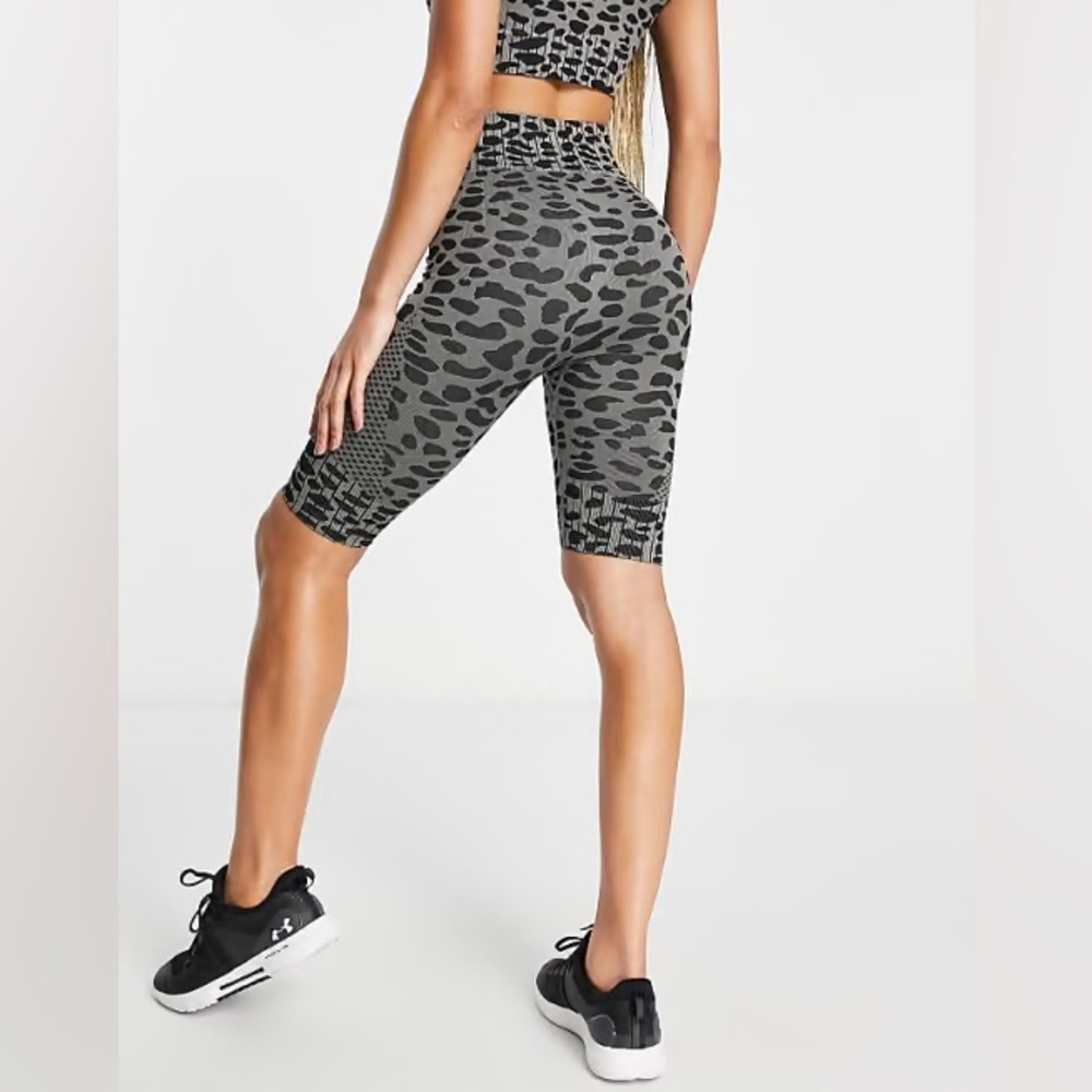 Twill Active Tie Waist Seamless Shorts Grey Leopard Print High Waist Size Large - Picture 11 of 11